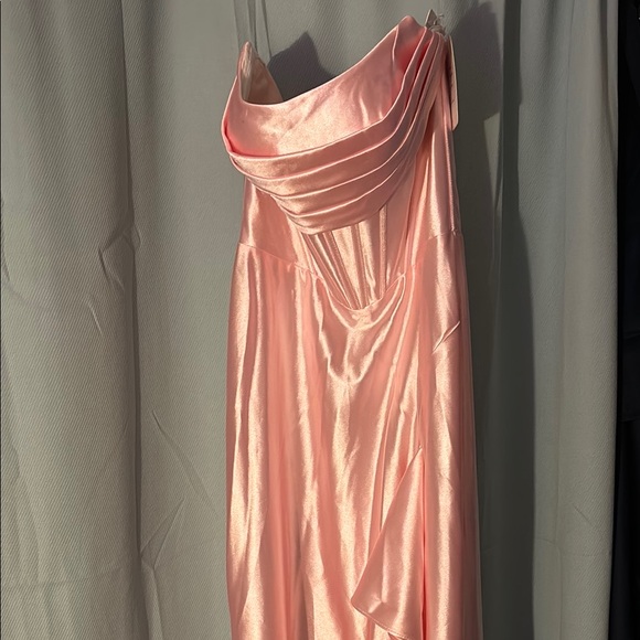 Elegant Pink Strapless prom dress - Picture 4 of 7